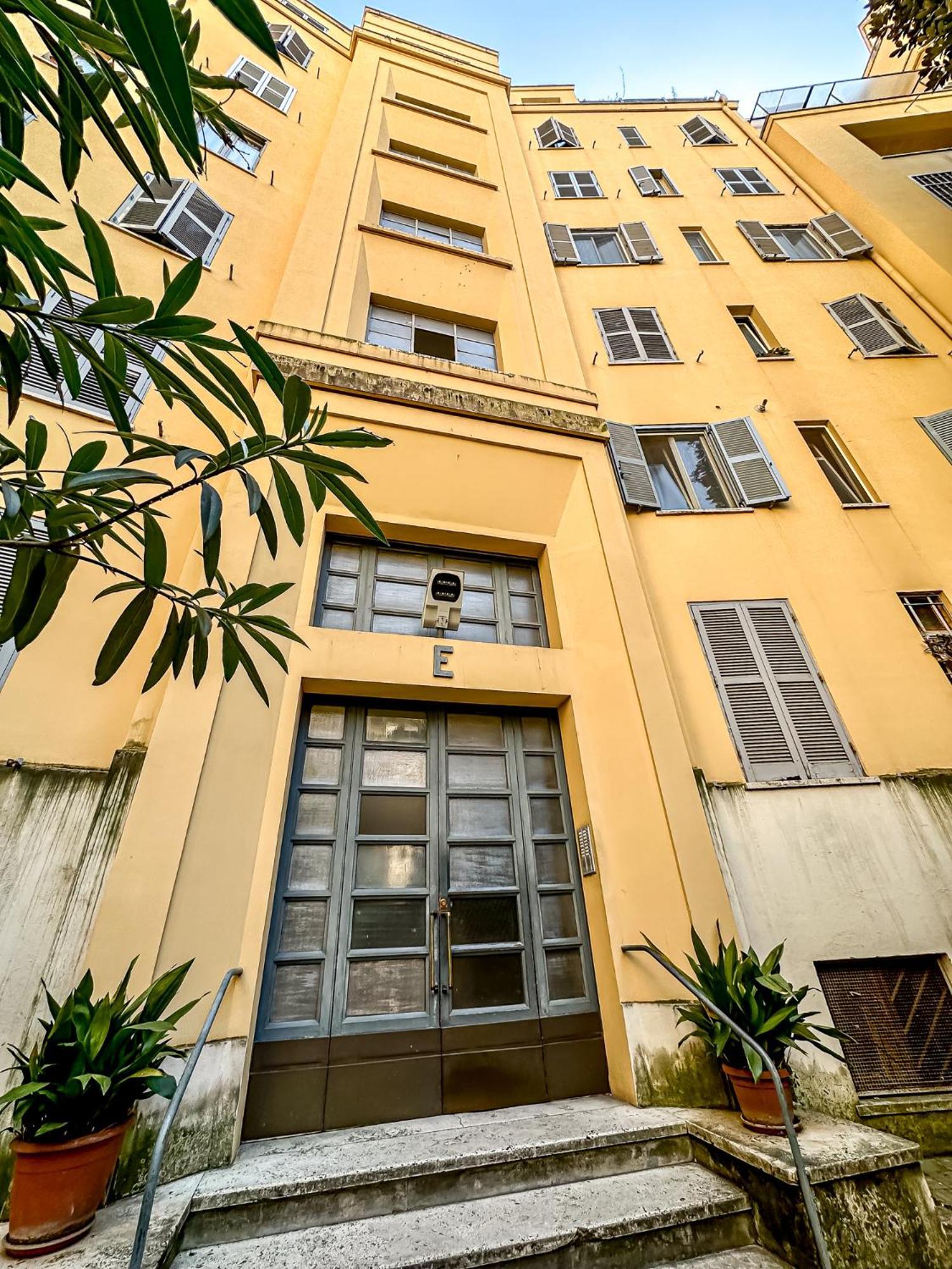 Apartment Claudio's Flat - Metro Re Di Rom