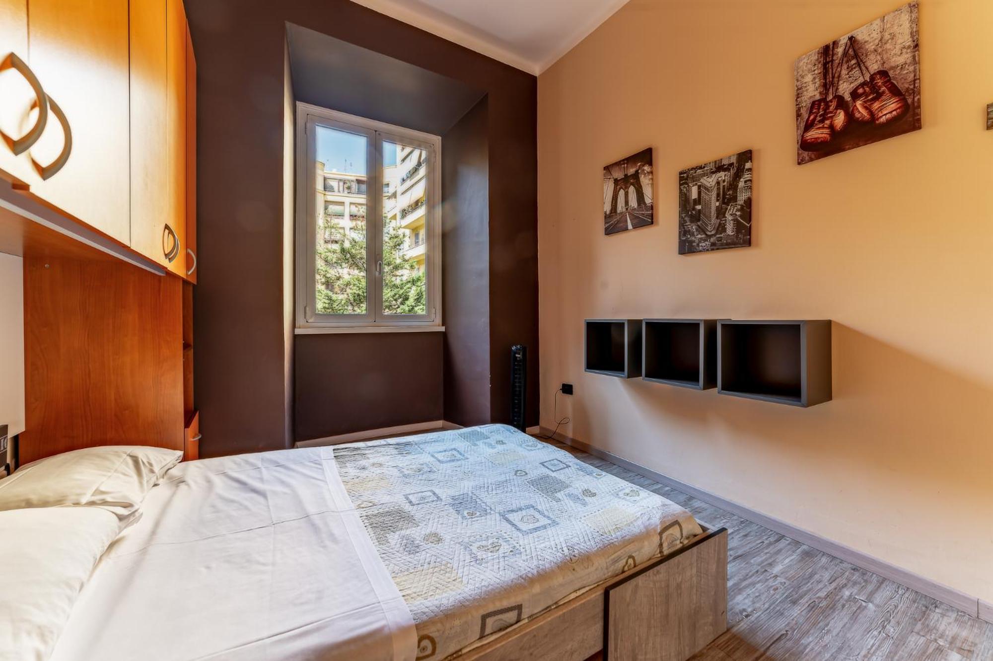 Apartment Claudio's Flat - Metro Re Di Rom